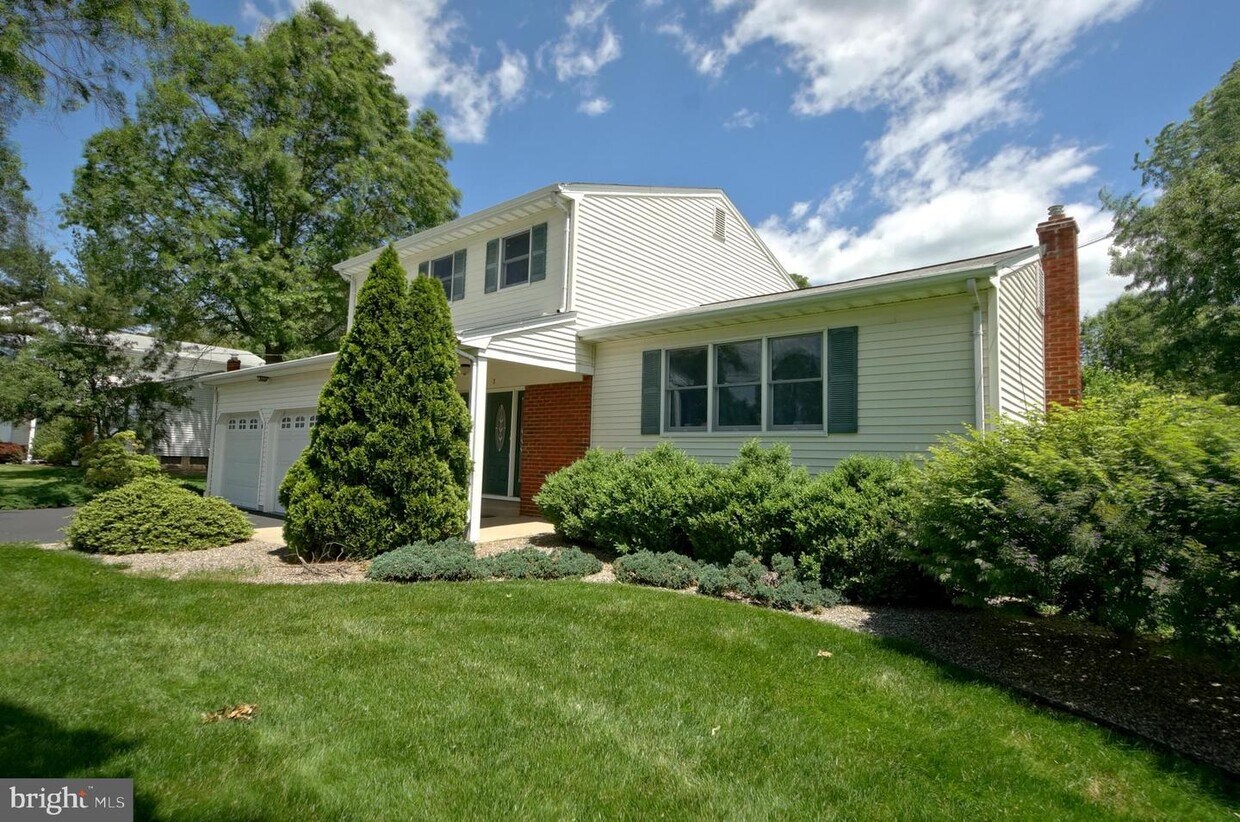 Primary Photo - 8 Terrapin Ln
