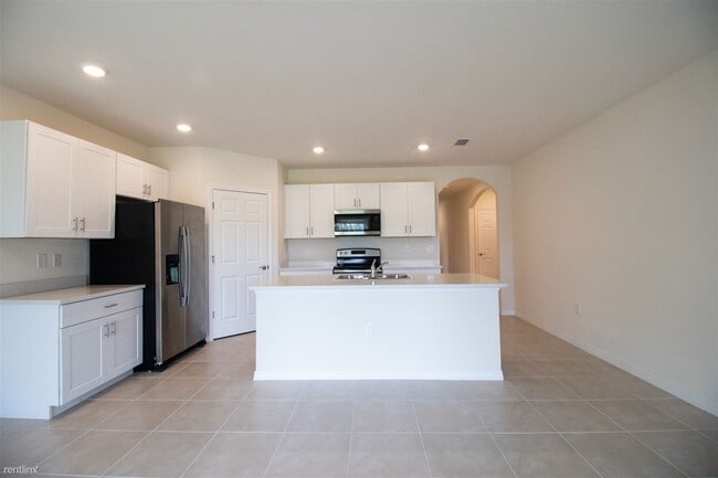 Building Photo - 4 br, 2 bath House - 306 Southeast 27th Te...