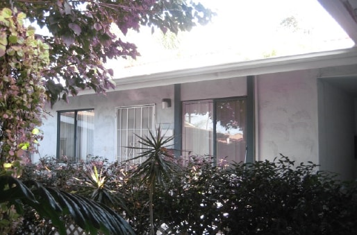 Foto del edificio - 105-107 E El Portal