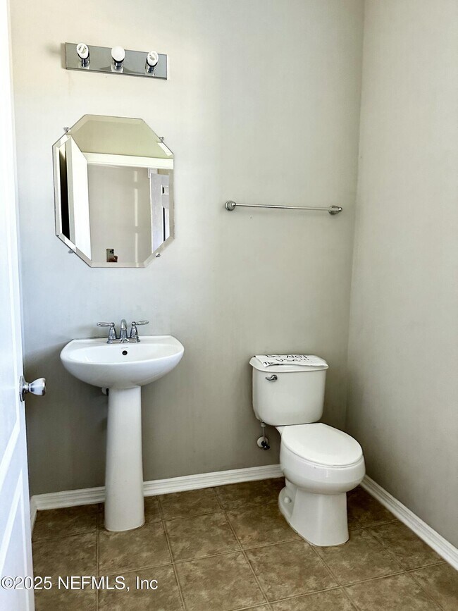 Foto del edificio - 11751 Silver Hill Dr