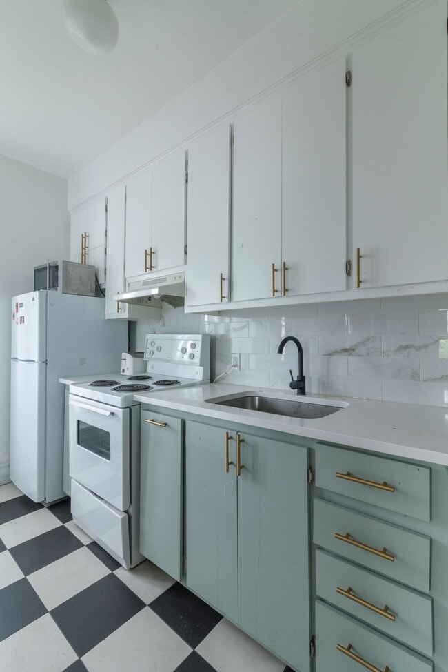 Building Photo - 1245 Rue St Marc