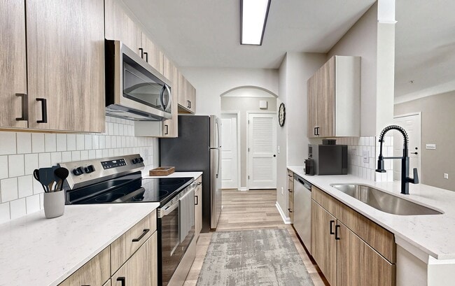 StJamesatGooseCreek_2026_Kitchen_VS_01 - St. James at Goose Creek Apartments