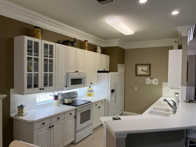 Foto del edificio - 628 Venetto Ct