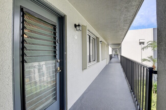 Foto del edificio - 15036 Ashland Ln