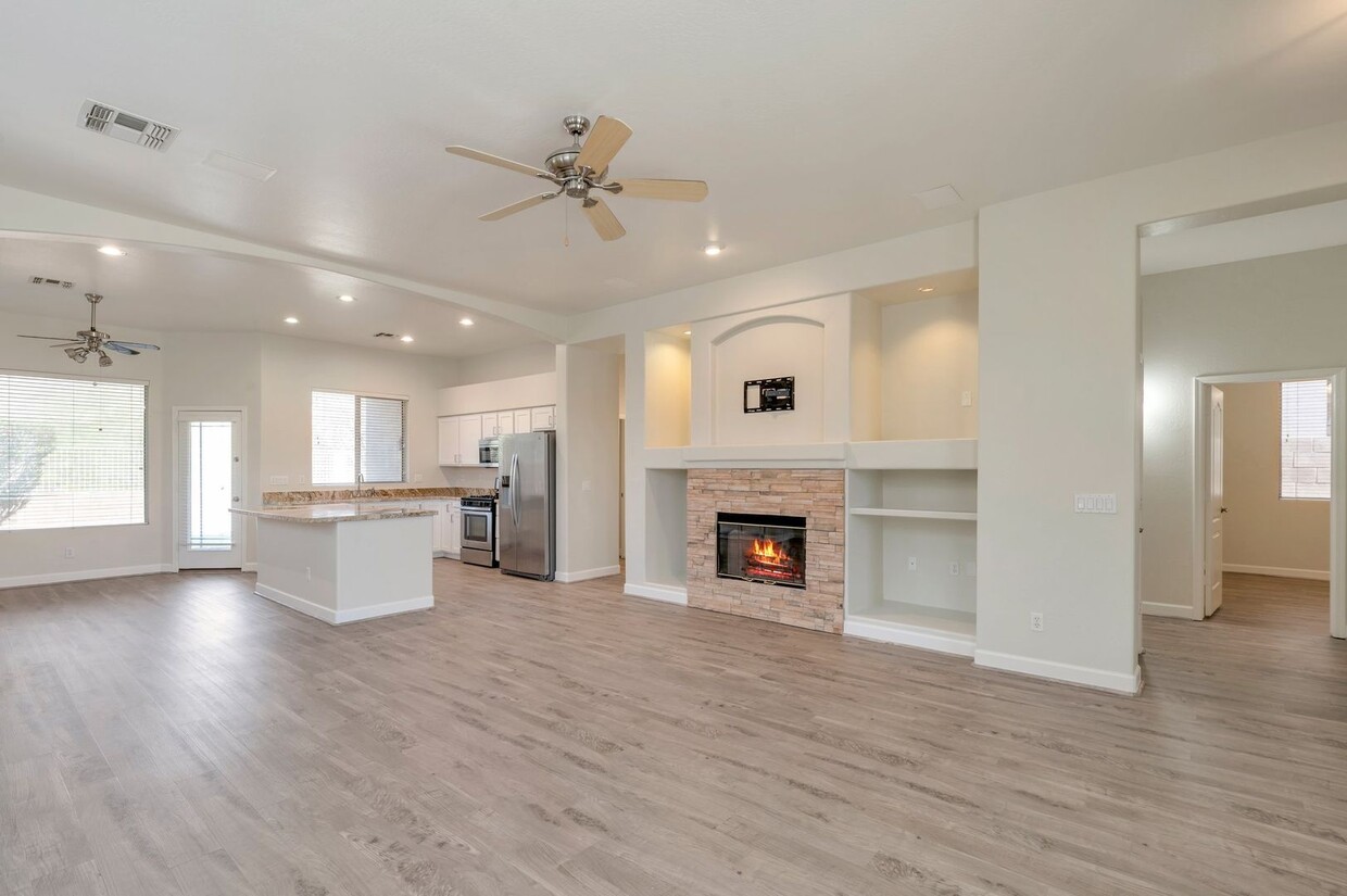 Primary Photo - Stunning Renovated 3-Bedroom Home in Phoen...