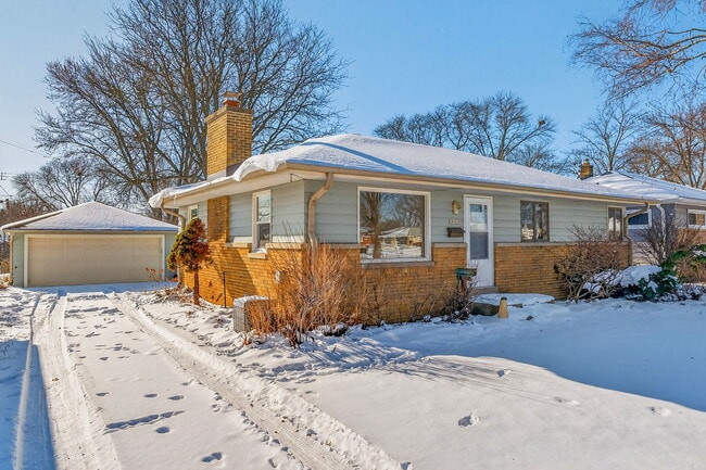 Frente de la casa - 10525 W Custer Ave