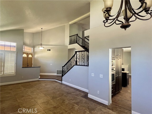 Building Photo - 2300 Meadow View Ln