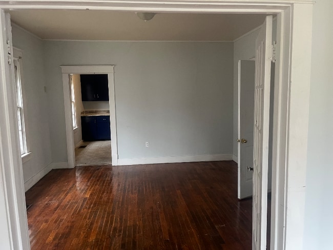 Photo - 725 E Burton St House