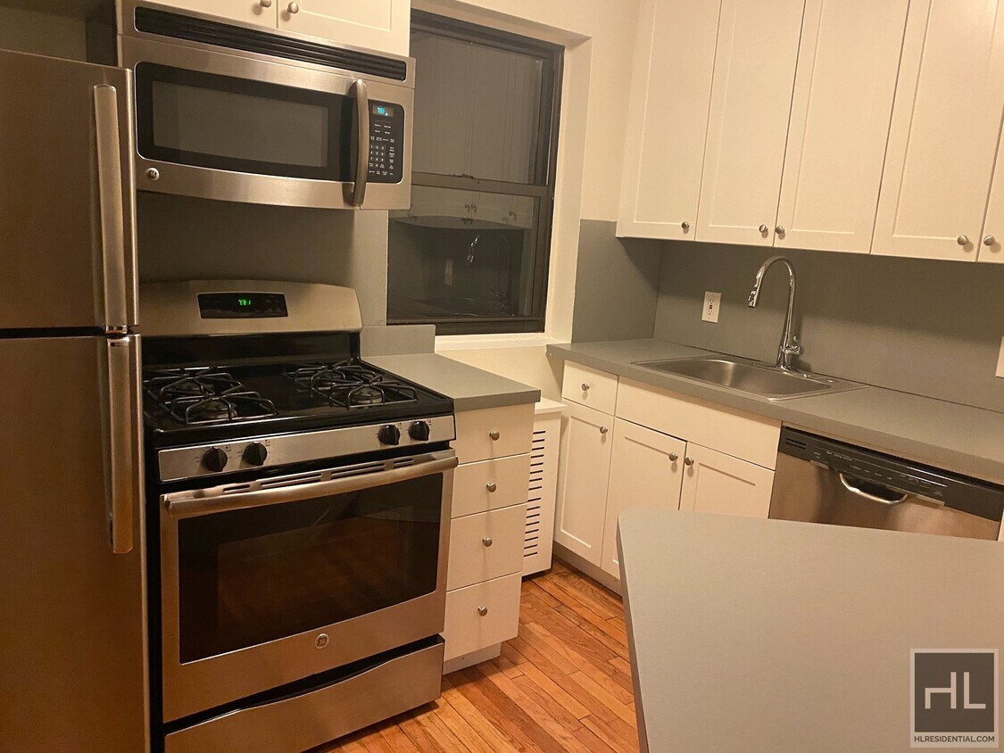 Primary Photo - No Fee Studio in Bayside