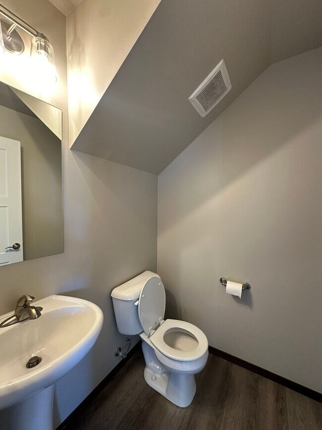 Foto del edificio - Amazing 3 Bedroom 2.5 Bath Duplex!