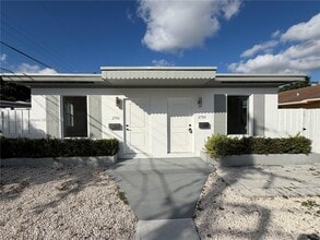 Building Photo - 2784 SW 31st Pl