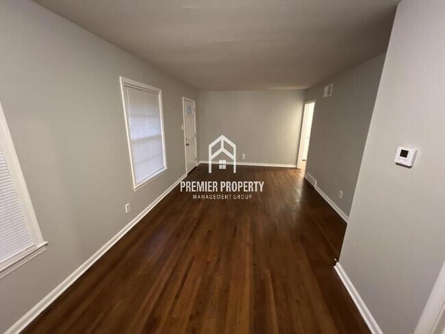 Foto del edificio - 4790 Rickard Rd