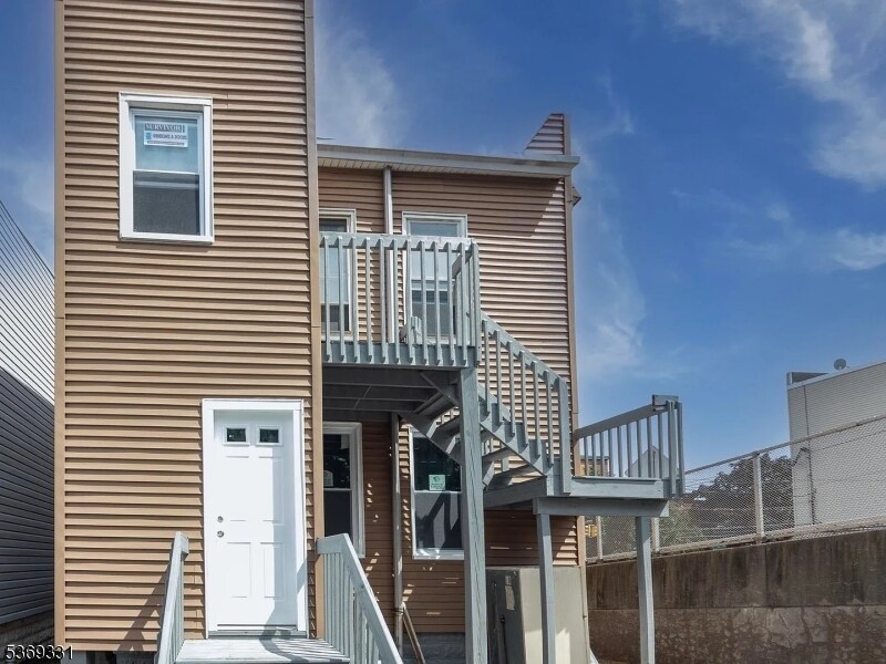 Building Photo - 217 Prospect Ave