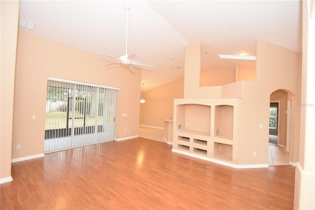 Building Photo - 11 Ellsworth Dr