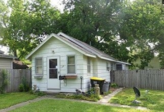 Building Photo - 1120 Stafford Ave