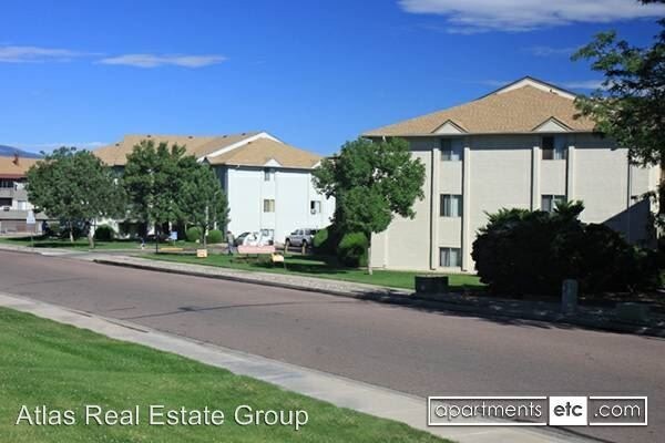 Building Photo - 3060 Mallard Dr