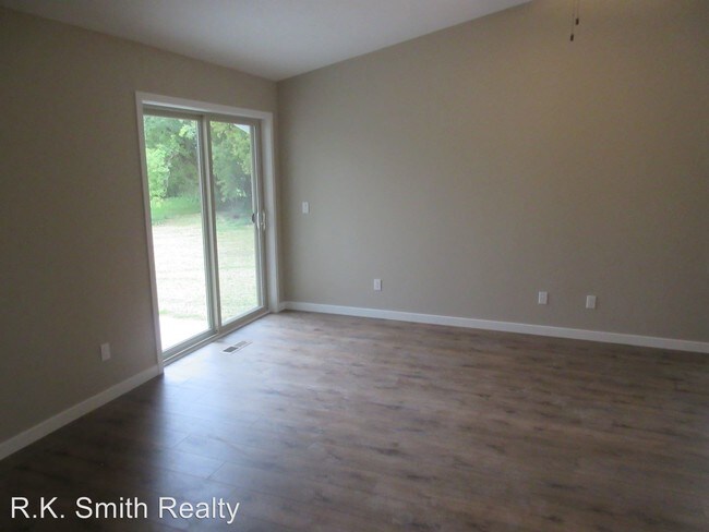 Building Photo - 4610-4612 Woodgate Dr