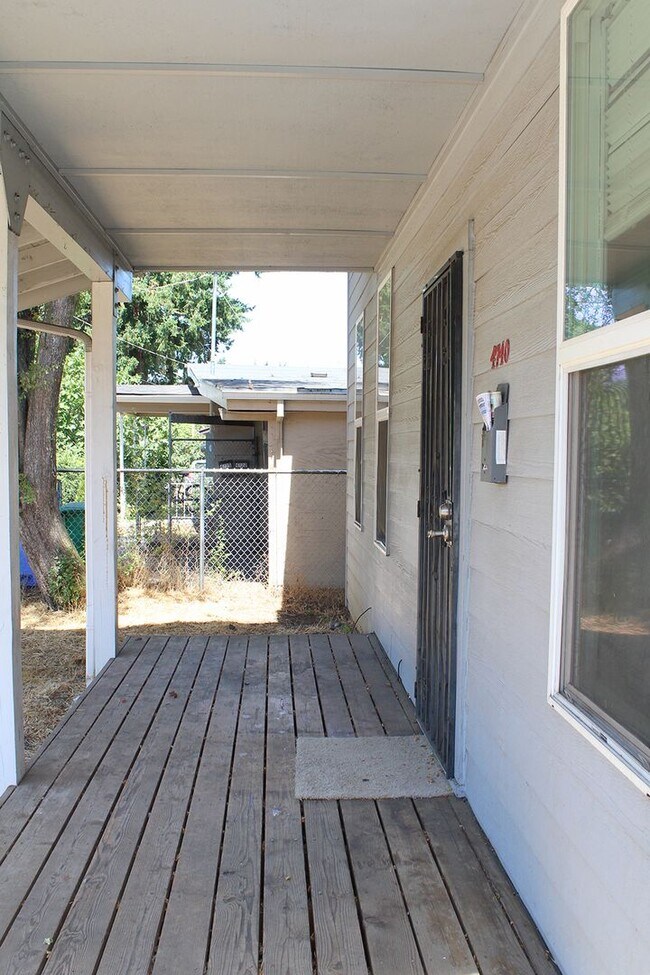 Building Photo - Turn of the Century 2+ Bedroom House in Wo...