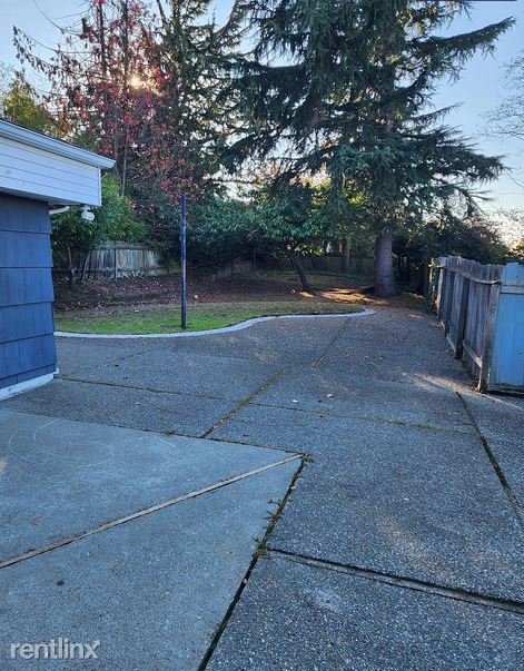 Building Photo - 4 br, 1 bath House - 1751 South Shelton St...