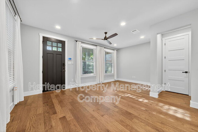 Building Photo - 311 E Evergreen St