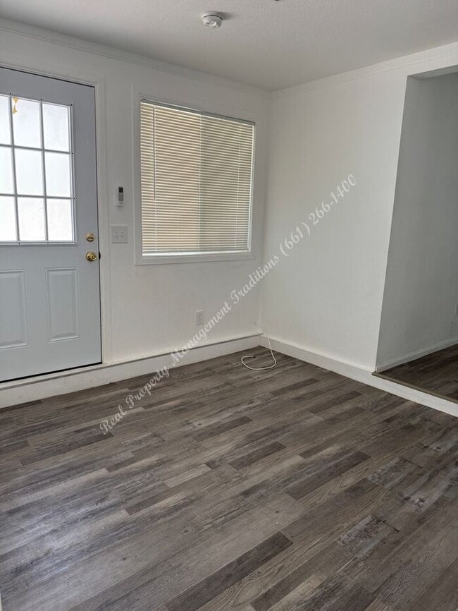 Foto del edificio - *** Please call us @ 661-266-1400 for information on availability, showings and applications proc...