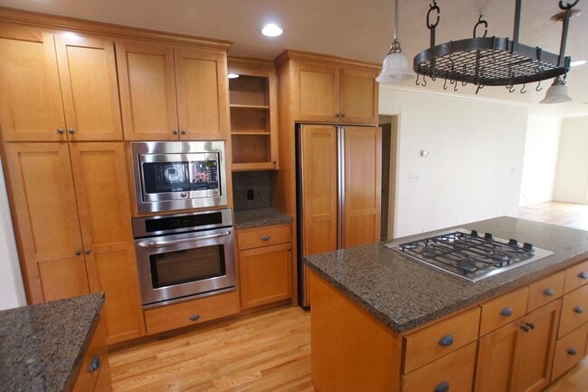 Building Photo - 1715 Grizilo Dr