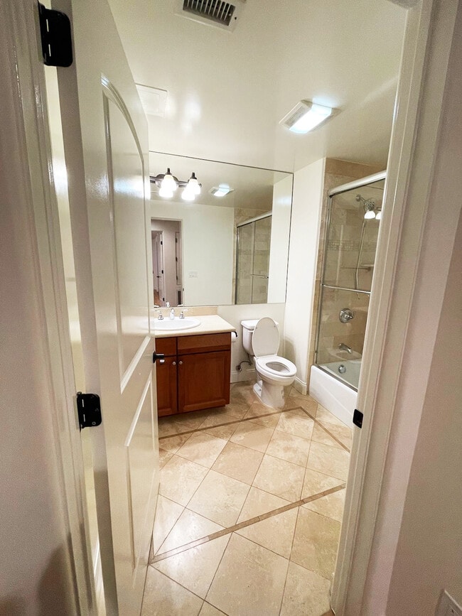 Bathroom - 1511 Camden Ave