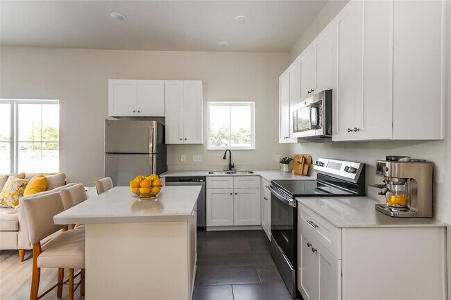 Foto del edificio - 7806 Clearview St