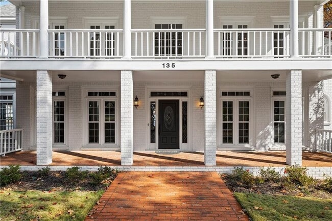 Foto del edificio - 135 Staghound Ct