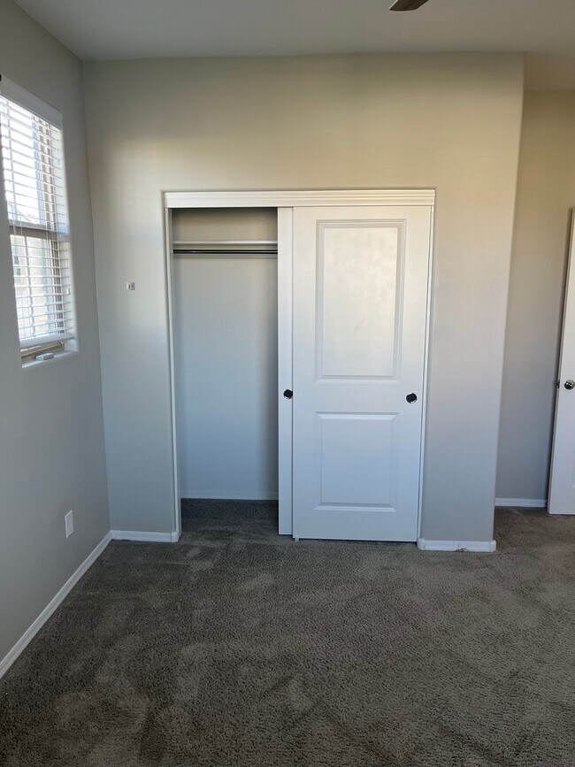 Foto del edificio - 1636 E Dogwood Ln
