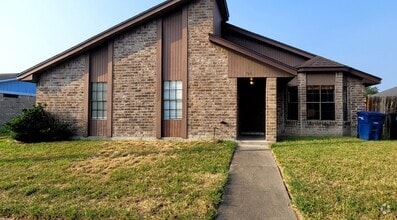 Building Photo - 3006 Hilldale Dr