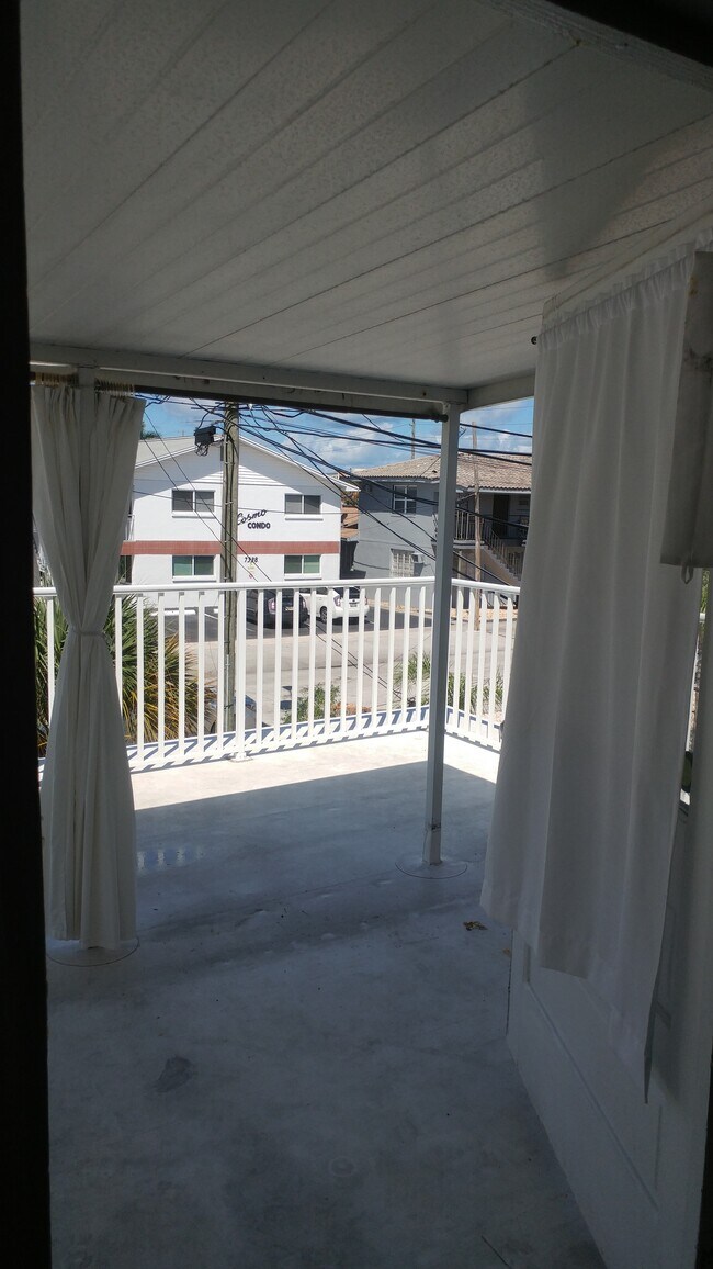 Balcón - 7309 Coquina Way