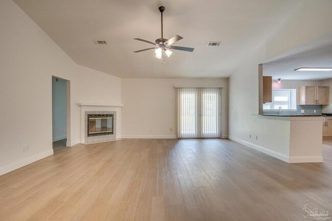 Building Photo - 4631 Northpointe Cir