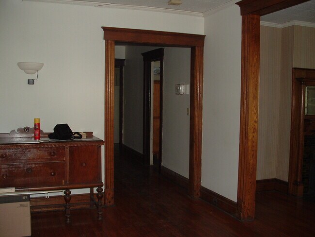 Entryway - 189 Chemung St