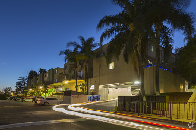 Building Photo - https://www.devonheights.com/