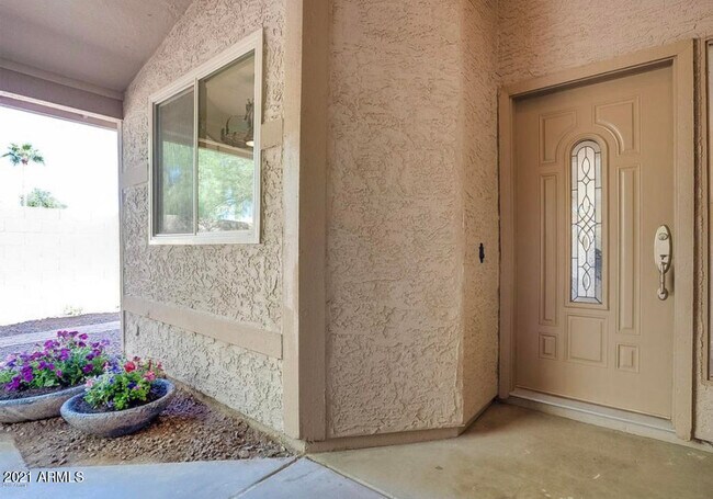 Building Photo - 12801 S 50th Way