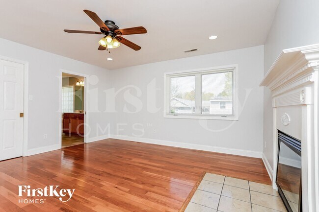 Foto del edificio - 207 Lithia Ave