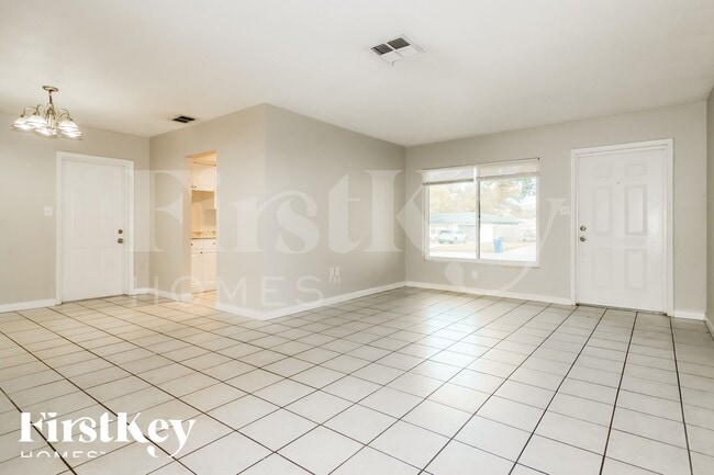 Building Photo - 1429 Satsuma St