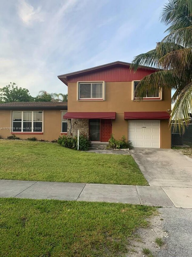 Foto principal - 10800 SW 160th St