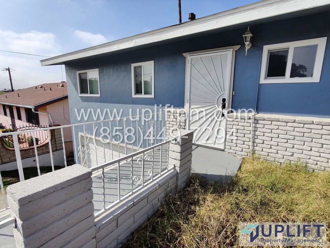 Foto principal - 3BR/2BA RENOVATED HOME w/ BEAUTIFUL VIEW, ...