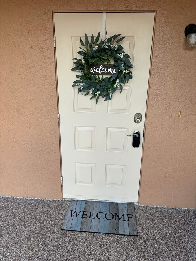 Foto principal - 12900 Vonn Rd