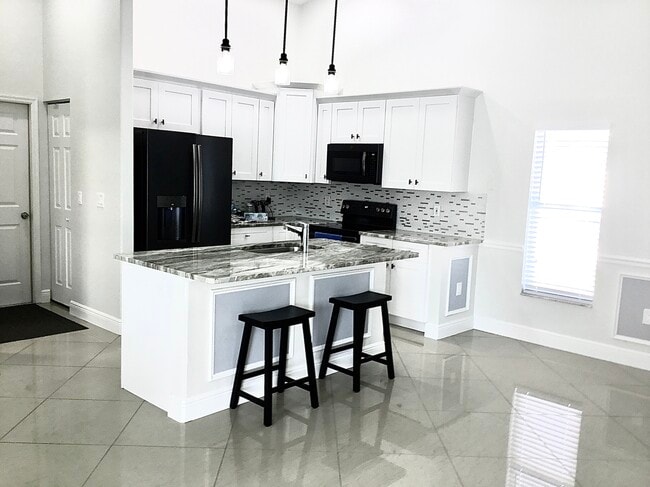 Granite countertops, all kitchen appliances included - 5714 29th Ct E