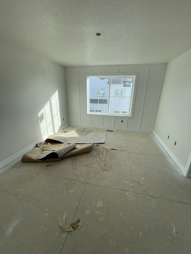 Building Photo - 439 E Nickel Ln