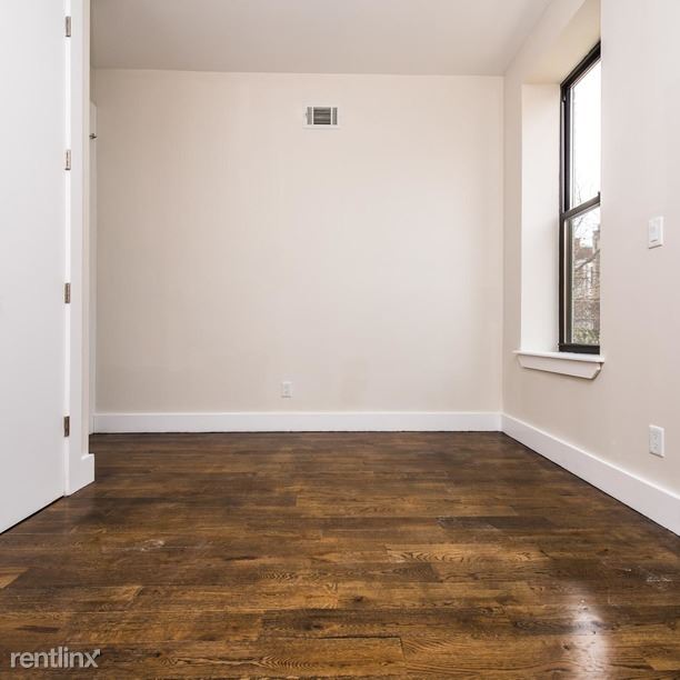 Foto del edificio - 1381 Madison St