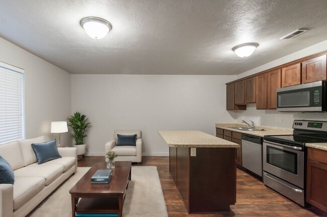Building Photo - Charming 2-Story Townhomes in Edgewater in...
