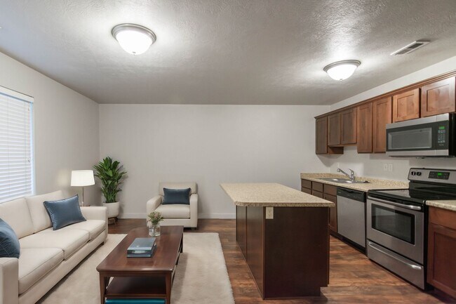 Foto del edificio - Charming 2-Story Townhomes in Edgewater in...
