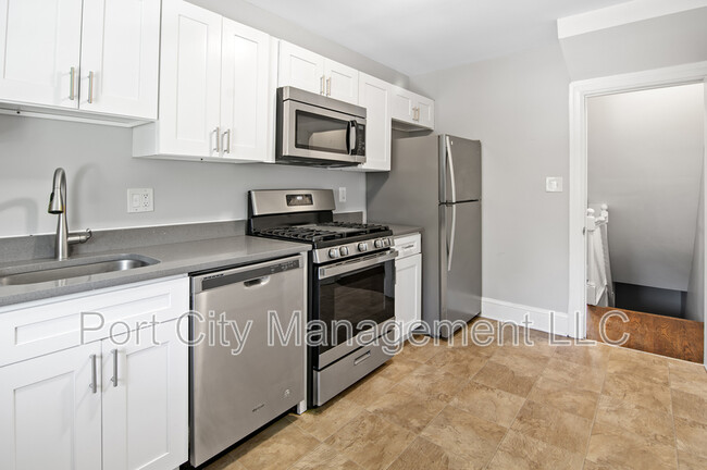 Building Photo - 1111 Elm Ridge Ave