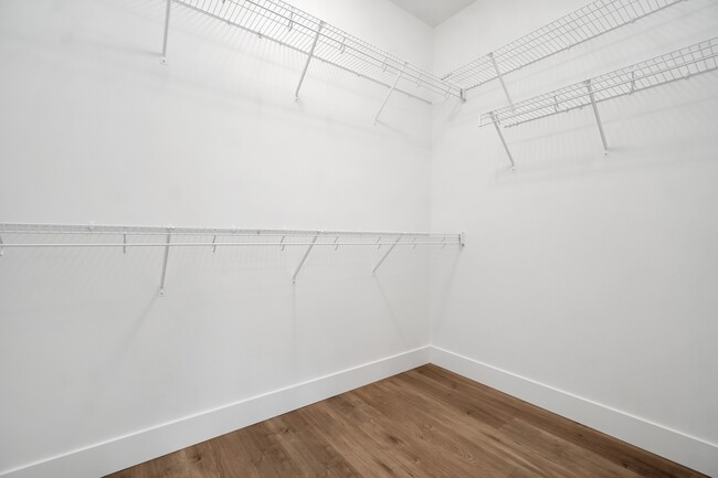 Building Photo - 5594 Linley Valley Dr
