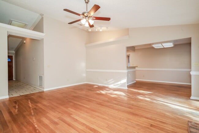 Building Photo - 2232 Alderney Ct