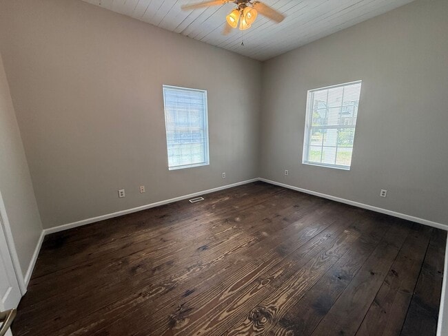Building Photo - For Rent Davie County